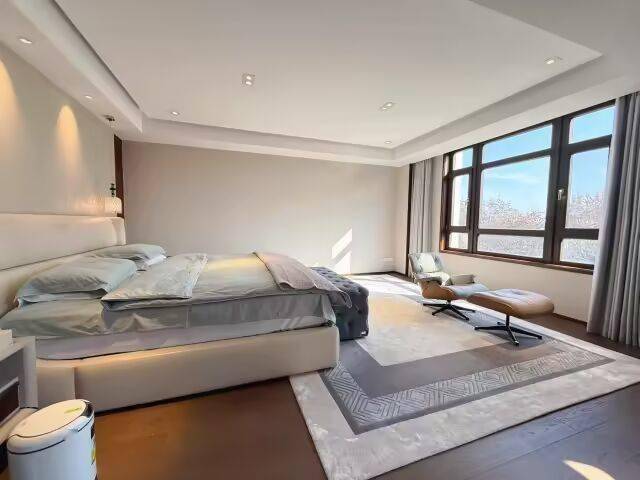 顶豪排屋起拍价直降近8500万!尊龙凯时链接“捡漏”时刻?江河汇(图2) 顶豪排屋起拍价直降近8500万!尊龙凯时链接“捡漏”时刻?江河汇(图2)