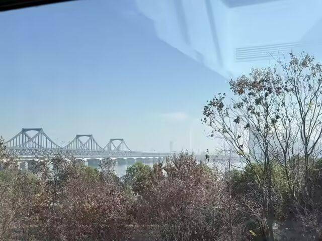 顶豪排屋起拍价直降近8500万!尊龙凯时链接“捡漏”时刻?江河汇(图3) 顶豪排屋起拍价直降近8500万!尊龙凯时链接“捡漏”时刻?江河汇(图3)