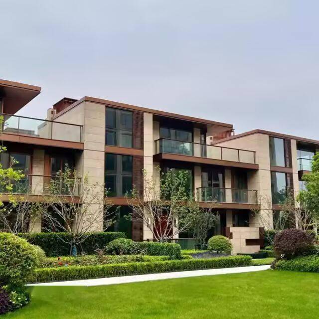 顶豪排屋起拍价直降近8500万!尊龙凯时链接“捡漏”时刻?江河汇(图5) 顶豪排屋起拍价直降近8500万!尊龙凯时链接“捡漏”时刻?江河汇(图5)